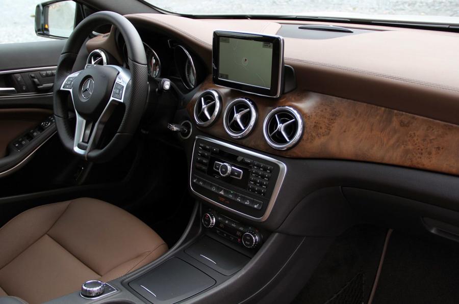  Mercedes-Benz GLA250 4Matic 2014 года  (фото 36 из 60)